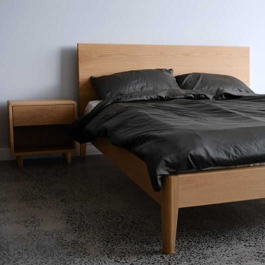 Mayfield Timber Bed in American Oak
